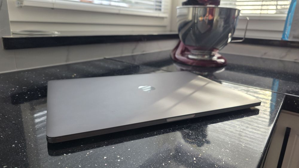 Macbook  Pro 15.3` I7 / 32gb / 1Tb