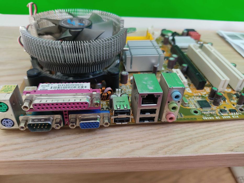 Asus Motherboard P5KPLVM Palmela • OLX Portugal