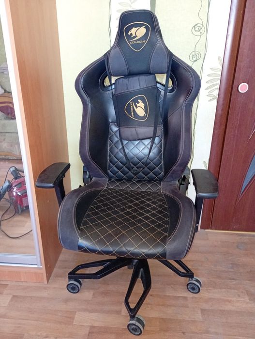 Крісло геймерське Cougar Armon PRO Royal .