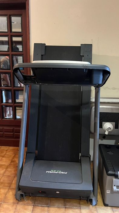 Electric treadmill478737928427284483