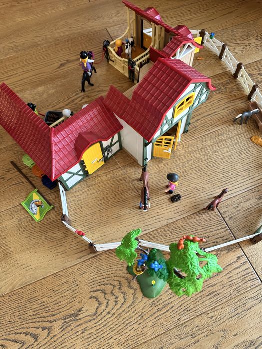 Playmobil Country 6926 Duża Stadnina Koni