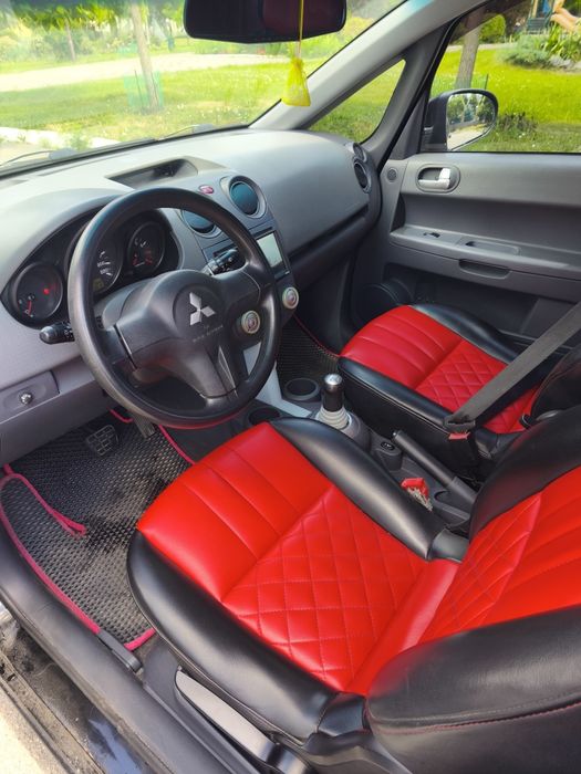 Міцубісі 1.3 автомат робот