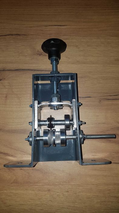 Odizolowywacz do kabli-korowarka