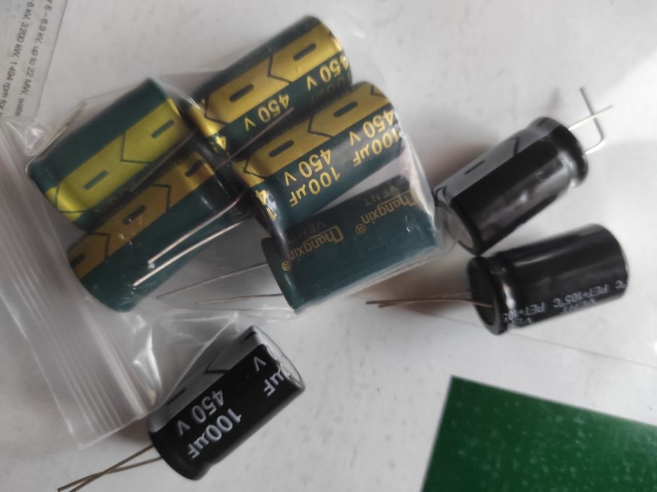 Электролитические конденсаторы 100мкф × 450в новые × 4
