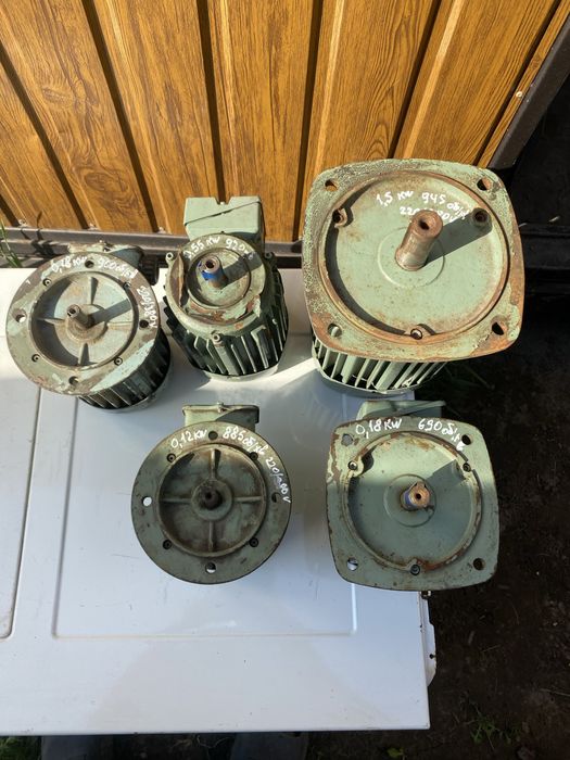 Продам електродвигуни