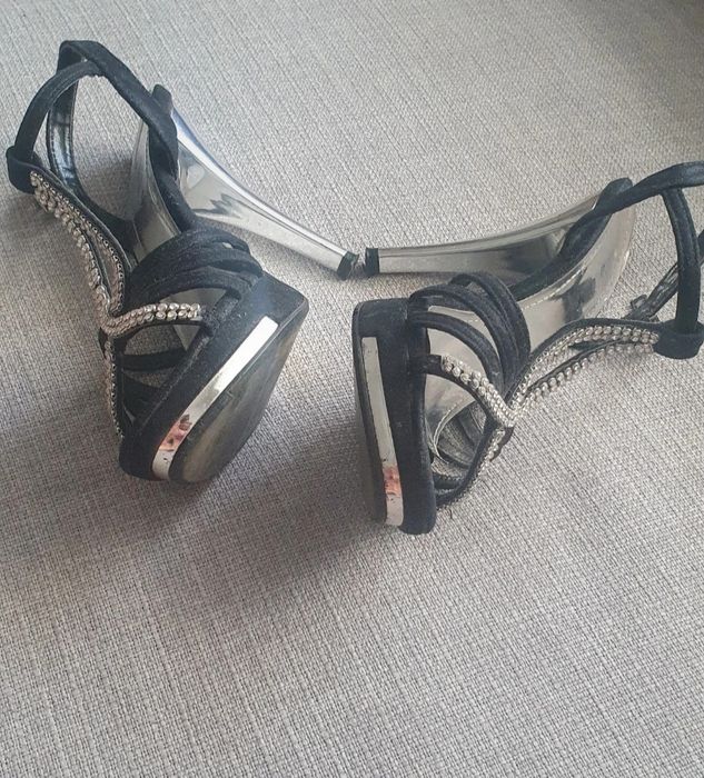 Sandalias de salto alto N° 36 lindíssimas