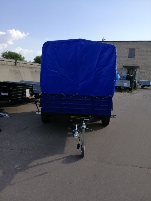 Легковий двовісний причіп.