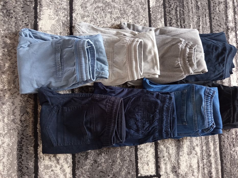 8 sztuk spodni chłopięcych , dres, materiał, jeans. Rozmiar 152