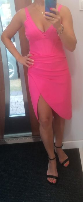 Sprzedam różową sukienkę