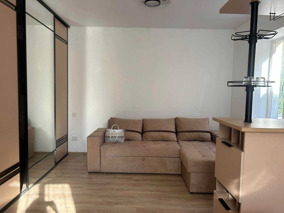 Здається в оренду квартира-студія в центрі міста Кременець