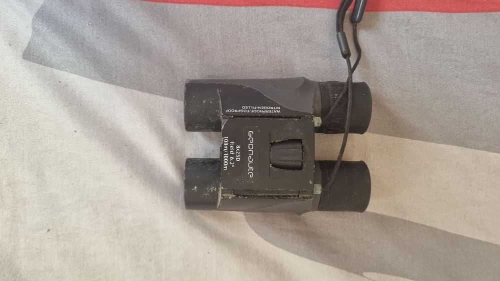 Binóculos em bom estado