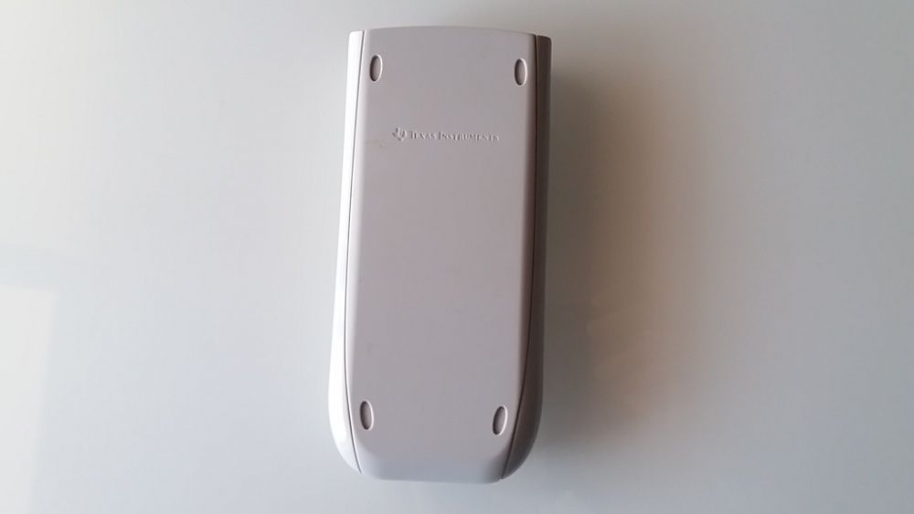 Calculadora Gráfica TI-84 SE Plus + Cabo USB + Manual