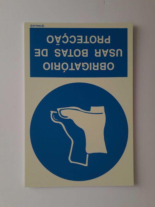 Placas de sinalização fotoluminescente NOVAS