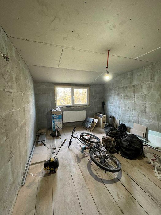 Будинок, смт. Куликів ( центр)