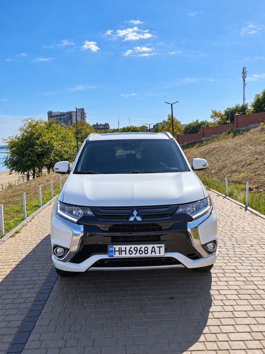 Mitsubishi Outlander 2018 Гібрид (РНЕ)