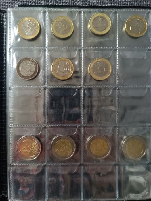 Escudos em notas e moedas para colecionadores