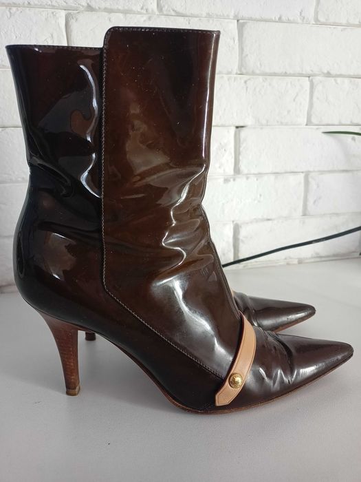 Buty botki lakierowane szpilki louis Vuitton