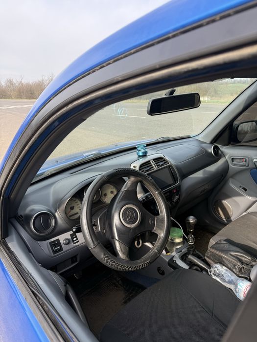 TOYOTA RAV4. 2000г