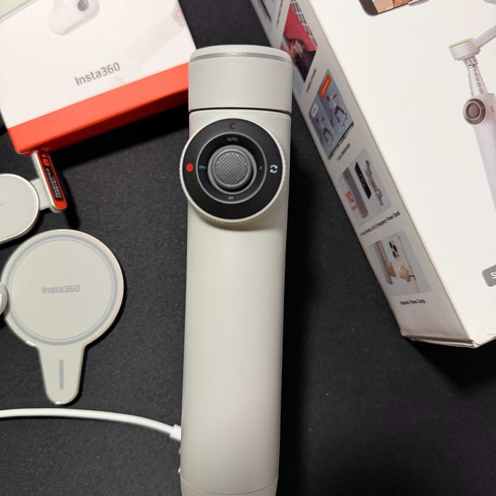 Gimbal Insta 360 Flow 2 Pro