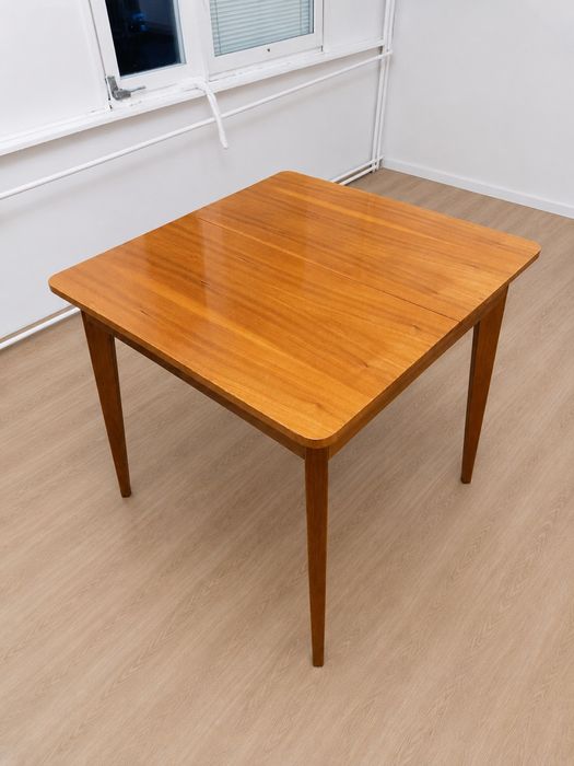 Stół PRL 120x80 rozkładany z krzesłami