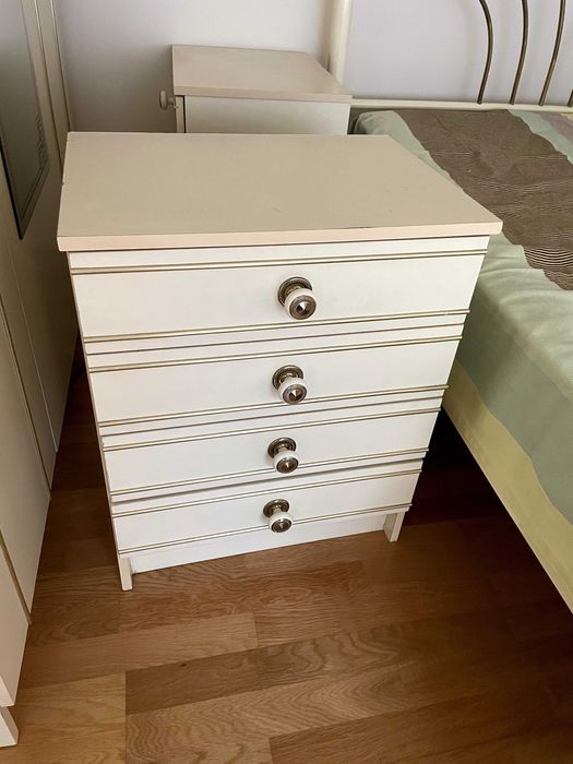 Conjunto de móveis para quarto vintage
