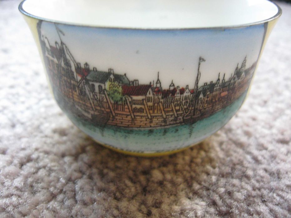 Ozdobna filiżanka z widokiem portu Husum Niemcy Schlezwik Holsztyn