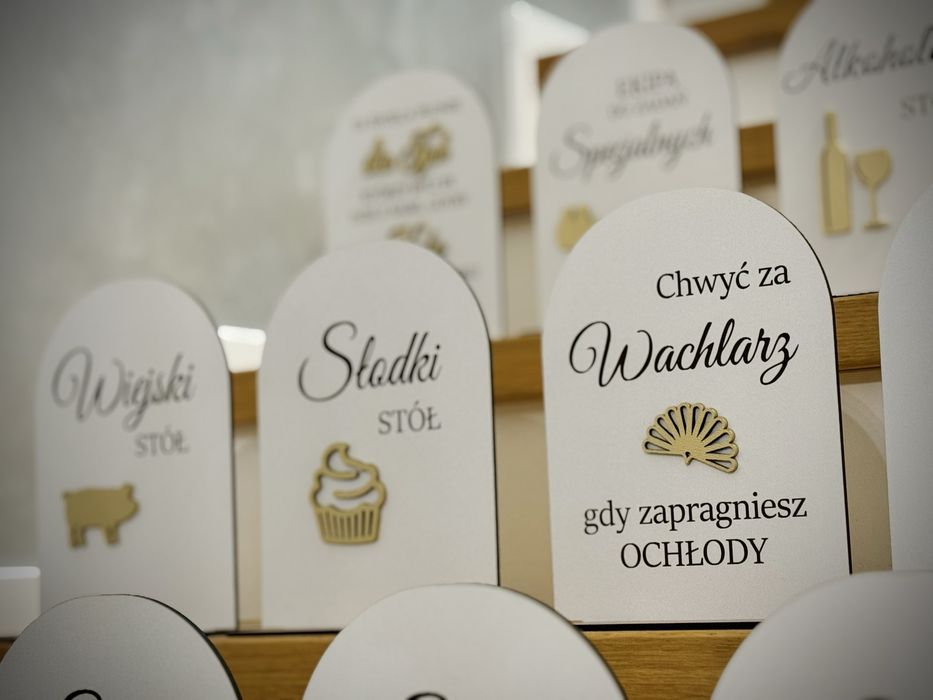 Tabliczki na stoły numery stołów wesele ślub slodki stół ekipa wiejski