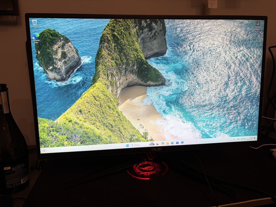 Asus ROG Strix XG258Q монітор