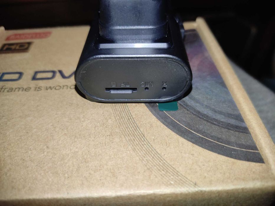 Видео регистратор 2 камеры
дорога и салон или 1 камера на дорогу новый