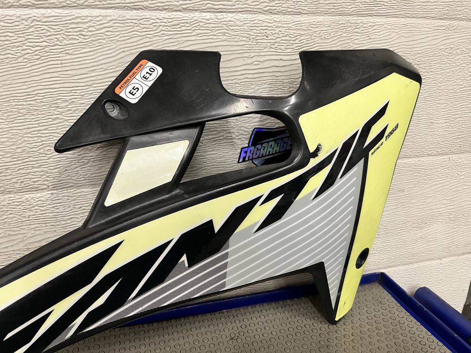 Boczek prawy owiewka fantic 50