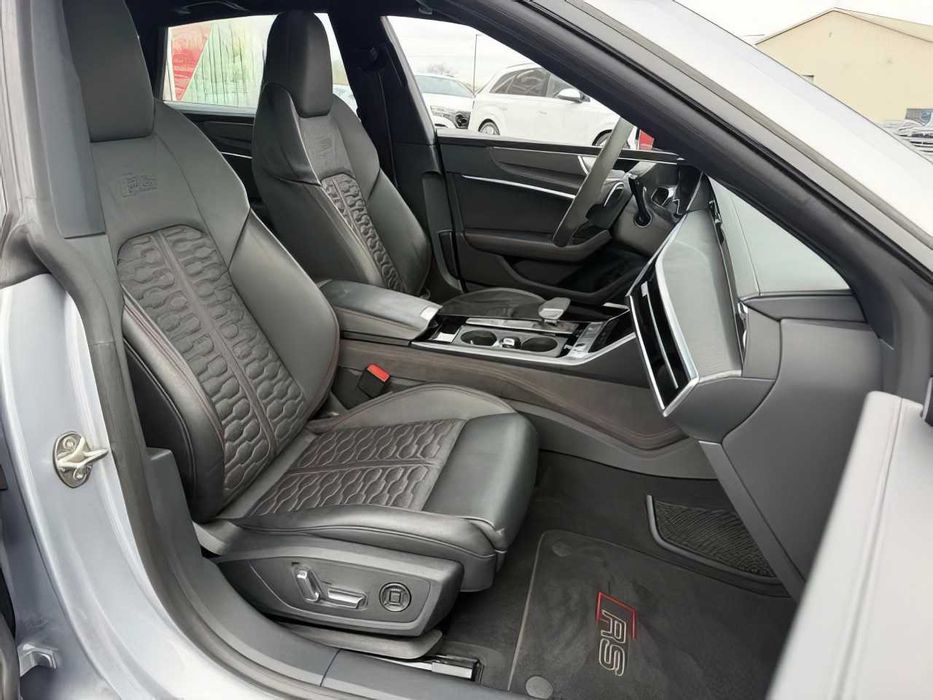 Audi RS 7 quattro      2022