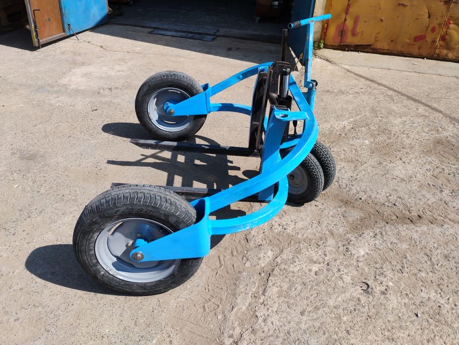 Wózek paletowy terenowy