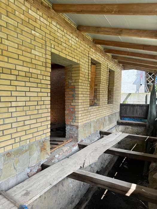 Незавершений будинок та земельна ділянка 6 сот., м. Дубляни