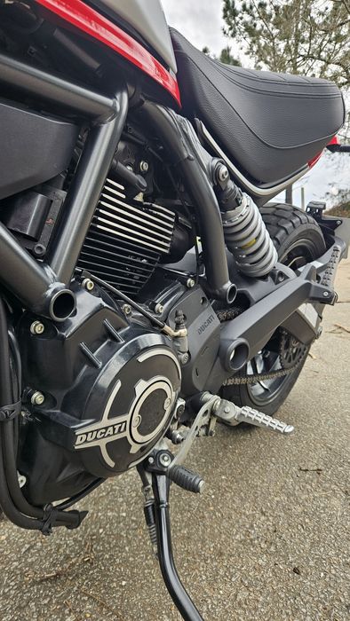 Ducati Scrambler Ícon Red 800