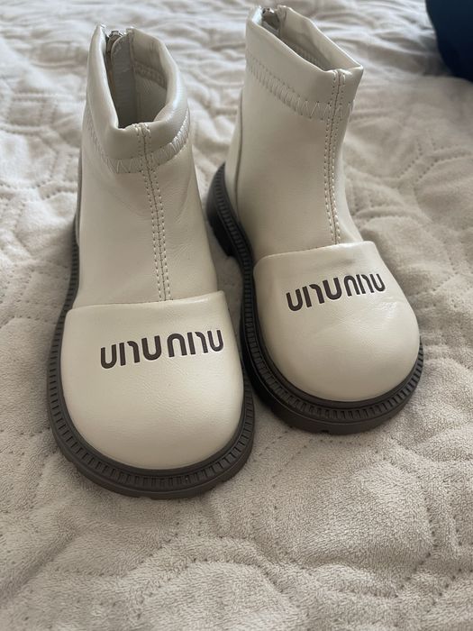 Продам дитячі нові ботиночки