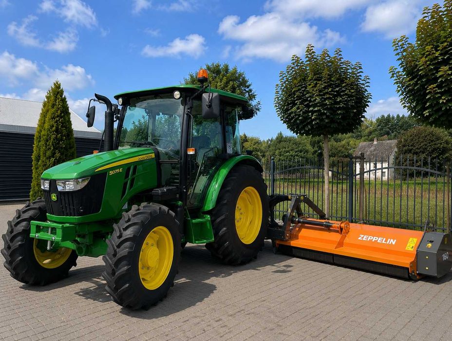 Usługi John Deere | Koszenie traw Odśnieżanie | Zamiatanie placy , drog Mulczowanie Namysłów