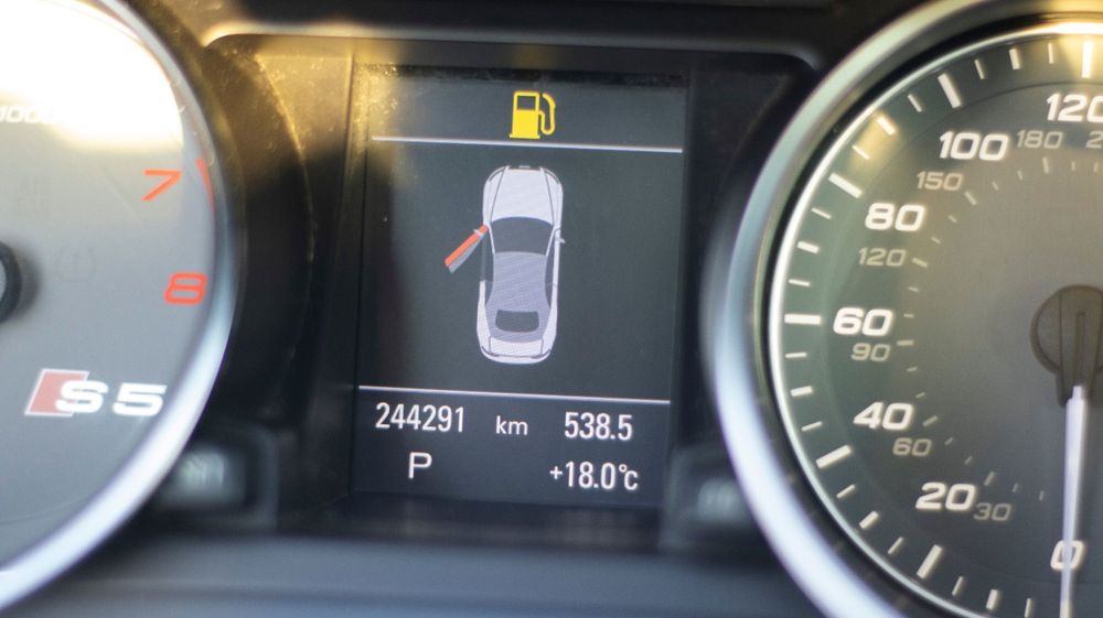 Audi S5 Coupé AUDI S5 4.2 V8 quattro tiptronic – 354 KM