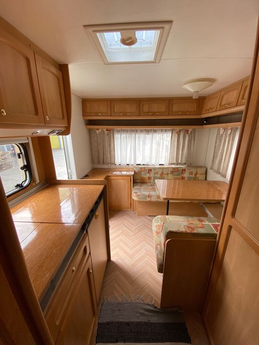 Продаємо улюблений сімейний причеп кемпінг Burstner