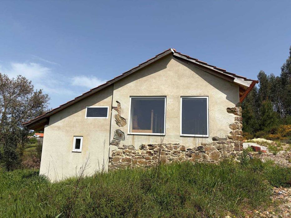 Casa isolada no centro de Portugal – solar, poço e total tranquilidade