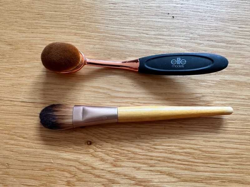 Pędzel do różu elite models + pędzel do podkładu Yves Rocher