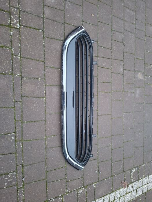 Atrapa zderzaka Pacifica Hybrid 16-20