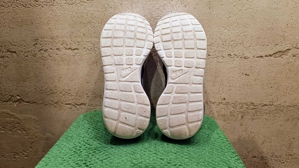 Sneakersy NIKE ROSHE ONE r.37,5 stan bardzo dobry