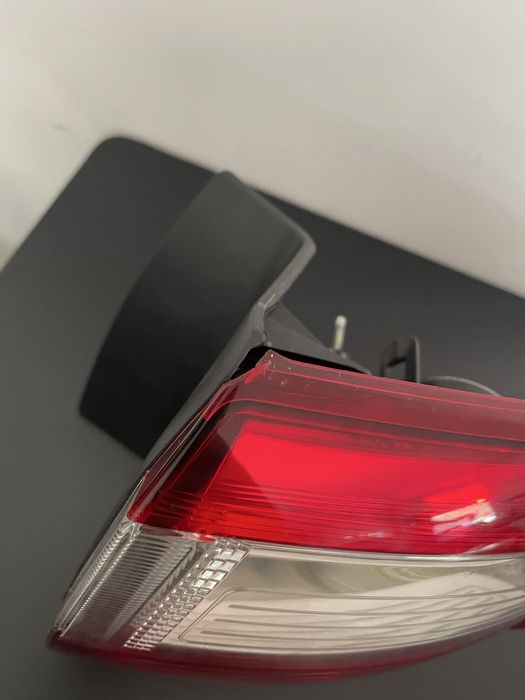 Farolim traseiro ford c max