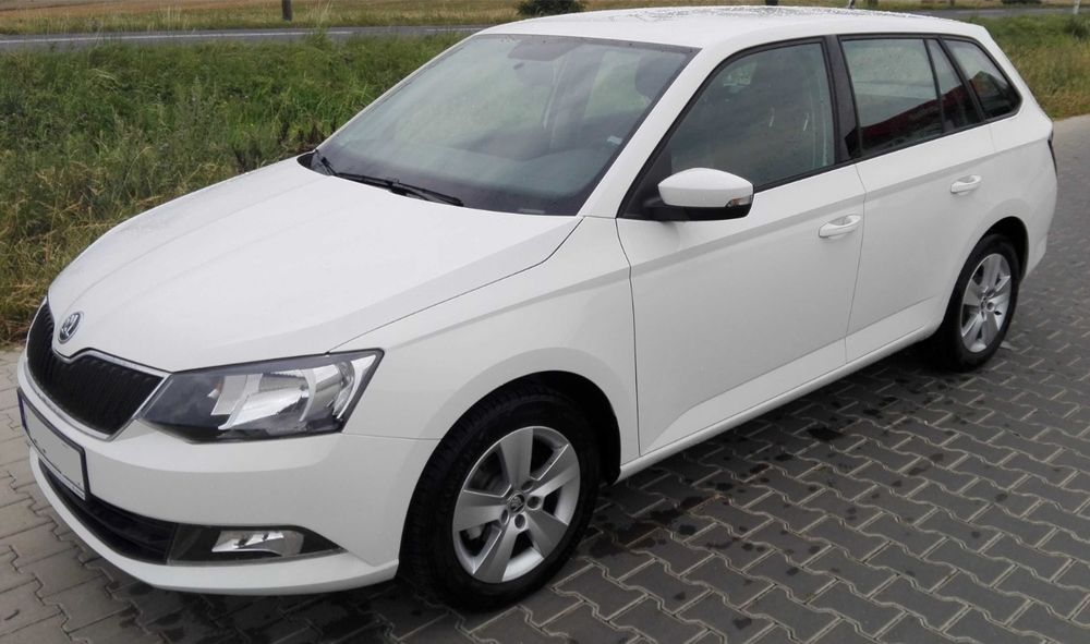 Wynajem Skoda Fabia 3 Kombi LPG wypożyczalnia samochodów Rent A Car