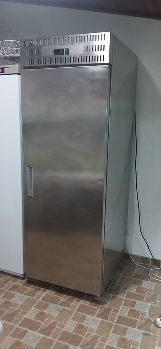 Entrega 2 Frigorificos inox para restauração  a funcionar, ler descrição do anúncio.