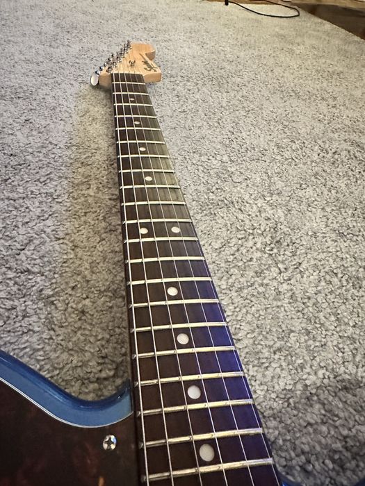 Fender Squier Paranormal Toronado + afinadores Wilkinson Deluxe