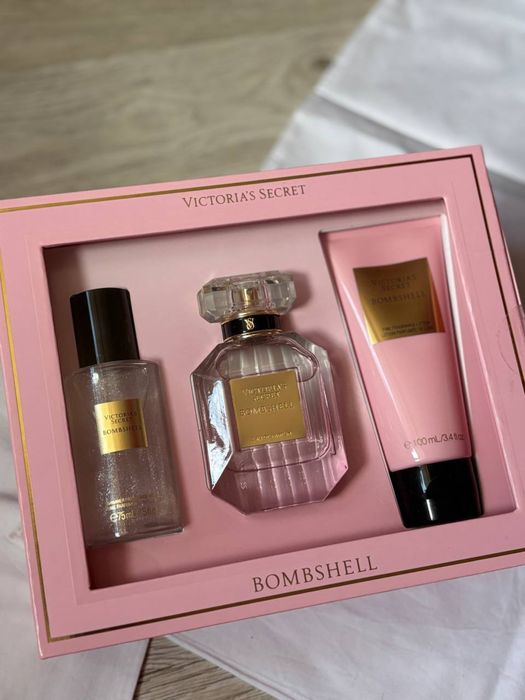 парфумований набір Bombshell 3-Piece Gift Set від Victoria’s Secret.