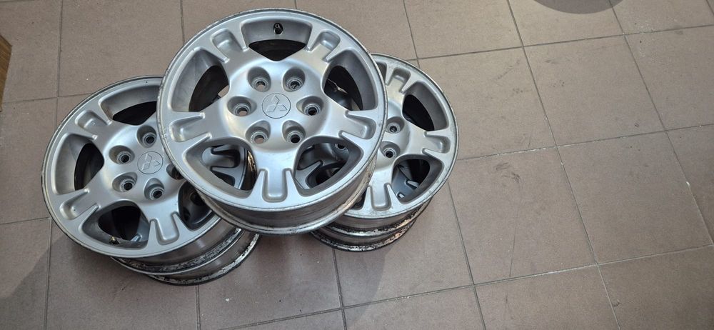 5 jantes originais Mitsubishi Pajero (V60) 3.2 DiD