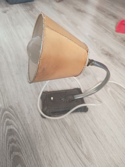 Mosiężna zabytkowa lampka, stylowa