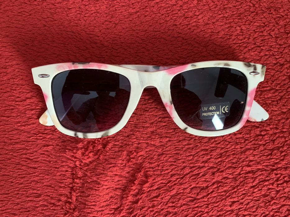 Nowe okulary przeciwsłoneczne motyw kwiatowy